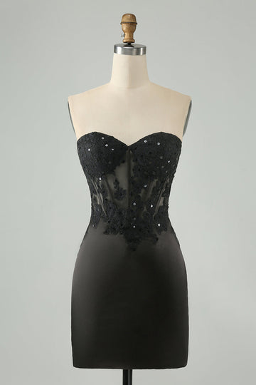 Vestido de cóctel con corsé y escote corazón negro brillante con apliques